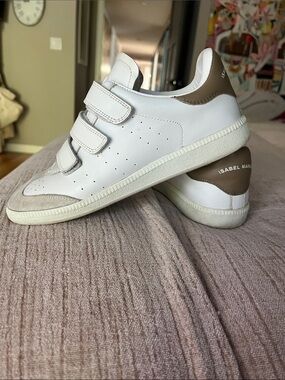Isabel Marant Womens White Sneakers with Taupe Heel